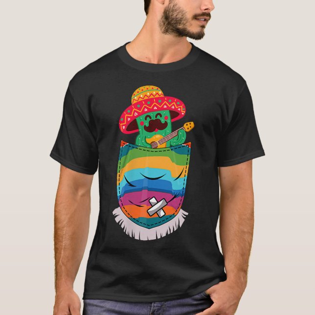 Camiseta Serape Pocket Pinata Meican cactus guitar Fiesta C (Frente)