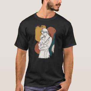 Camiseta Serenidade Materna: Um Abraço Minimalista