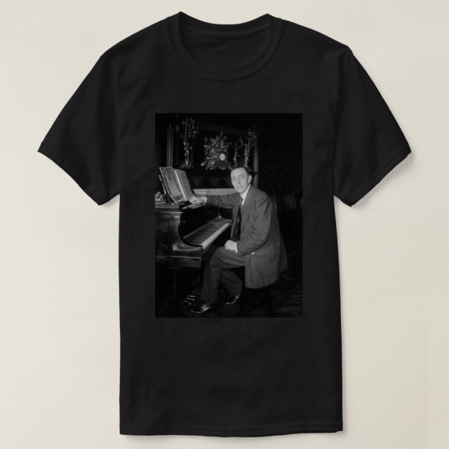 Camiseta Sergei Rachmaninoff No Piano - Circa 1915 Phot (Frente do Design)