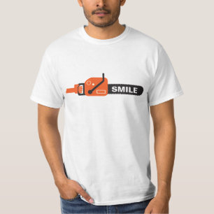 Camiseta serra de cadeia em uma mão