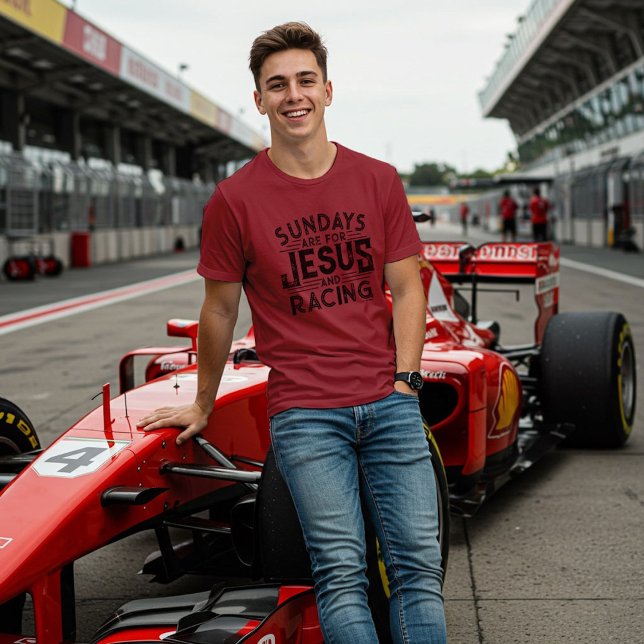 Camiseta Seu "Domingos são para Jesus e Corridas" (Criador carregado)