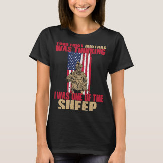 Camiseta Seu Primeiro Erro Foi Pensar Que Eu Era Um D