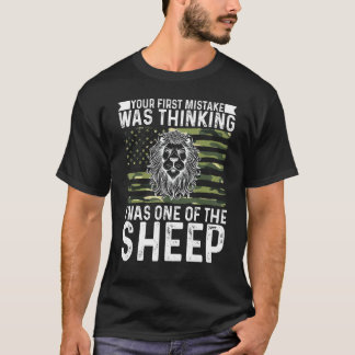 Camiseta Seu Primeiro Erro Foi Pensar Que Eu Era Um D