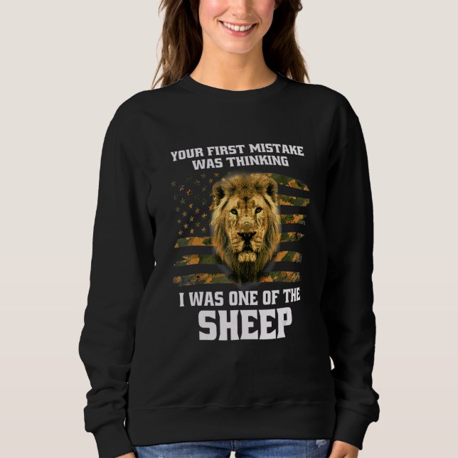 Camiseta Seu Primeiro Erro Foi Pensar Que Eu Era Um Dos S (Frente)
