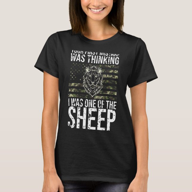 Camiseta Seu primeiro erro foi pensar que eu era um dos S (Frente)