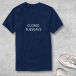 Camiseta Seu Texto Personalizado Personalizado<br><div class="desc">Adicione facilmente seu texto personalizado a esta t-shirt para criar um presente de um tipo. Há espaço para 1,  2,  3,  linhas de texto. Adicione uma citação,  um ditado engraçado,  o nome de alguém,  etc. Mude a cor ou mude para o tamanho de uma mulher ou criança. Tantas possibilidades.</div>