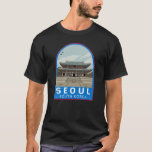 Camiseta Seul Coreia do Sul - Viagem Art Vintage<br><div class="desc">Design de arte vetorial de Seul. Seul,  capital da Coreia do Sul,  é uma enorme metrópole onde arranha-céus modernos,  metrô de alta tecnologia e cultura de pop encontram templos budistas,  palácios e mercados de rua.</div>