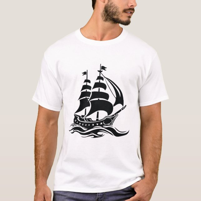 Camiseta Shadow Sailing Ship – Vintage Ocean Illustration (Frente)