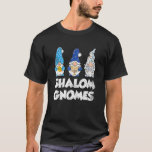 Camiseta Shalom Gnomos judeu Hanukkah Pajamas Chanukah 202<br><div class="desc">Shalom Gnomos judeu Hanukkah Pajamas Chanukah 2022.</div>