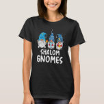 Camiseta Shalom Gnomos Judeu Hanukkah Pajamas Chanukah PJs<br><div class="desc">Shalom Gnomos Judeu Hanukkah Pajamas Chanukah PJs Women 1.</div>