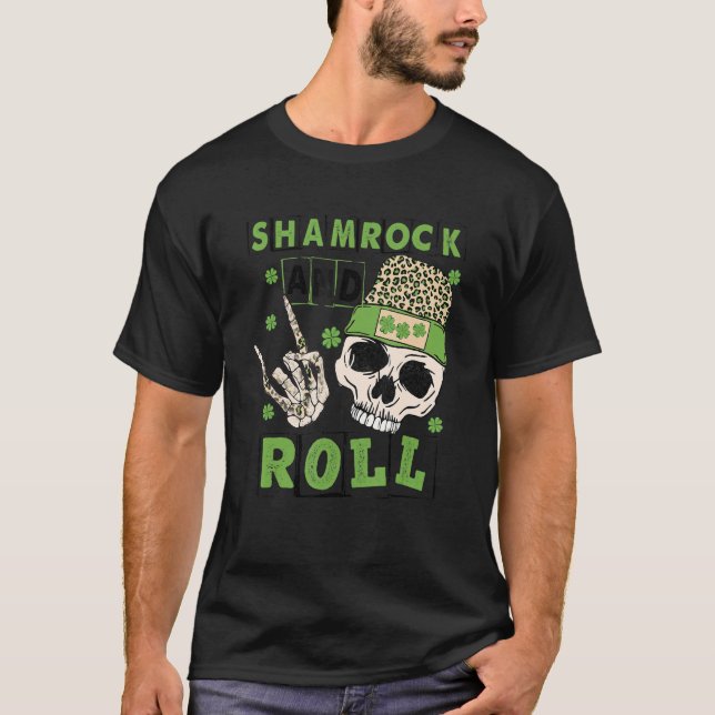 Camiseta Shamrock and Roll Funny Skeleton Hand Rocker St Pa (Frente)
