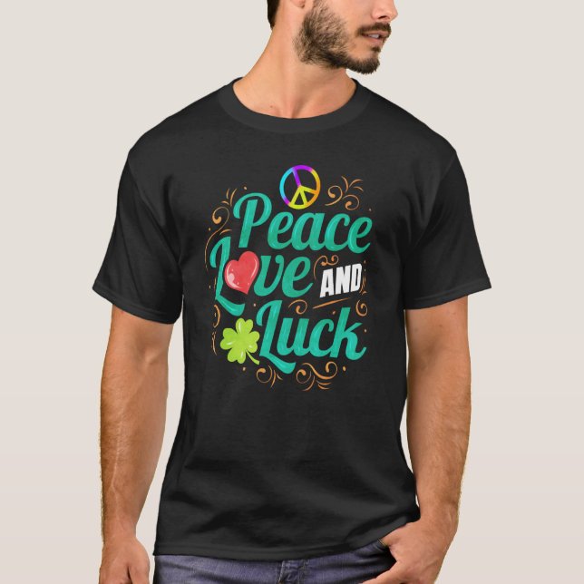 Camiseta Shamrock Peace Love And Sorck On Dia de São Patríc (Frente)