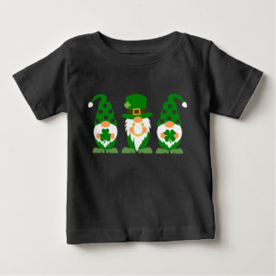 Camiseta Shamrocks - Um Toque de Sorte Irlandesa 🍀