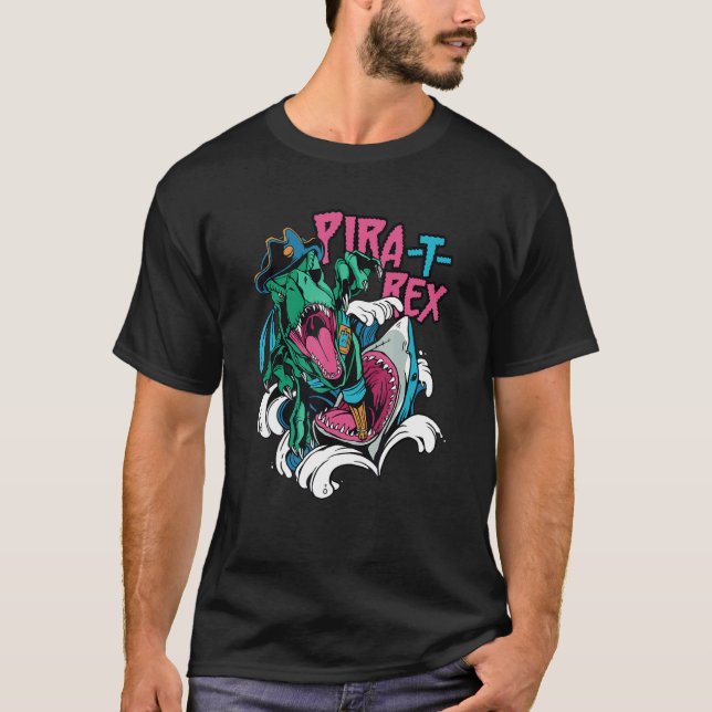 Camiseta Shark Attacking A rex Pirate Pira rex Rise Time (Frente)