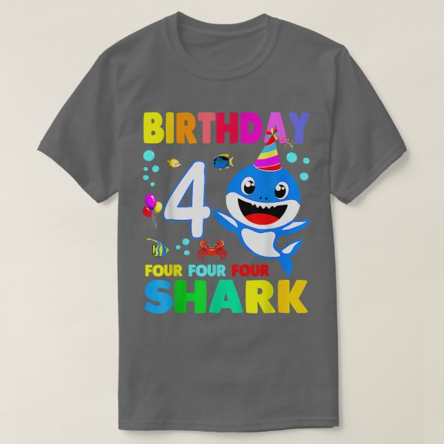 Camiseta Shark Birthday 4 Years Old 4th Birthday Matching F (Frente do Design)