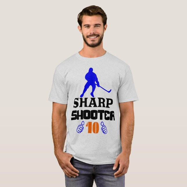 Camiseta 🏆 👍 Sharp Shooter 10 American Men's Classic Basi (Frente Completa)