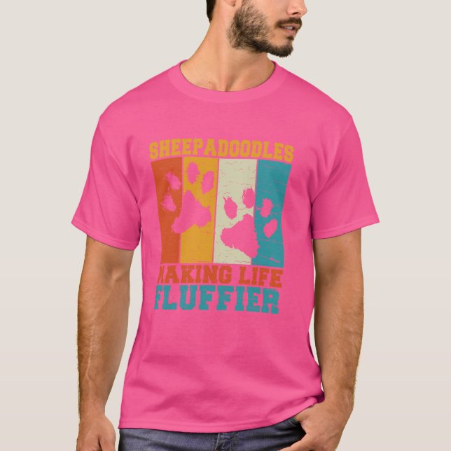 Camiseta Sheepadoodle Fluffier Life Fazer (Frente)
