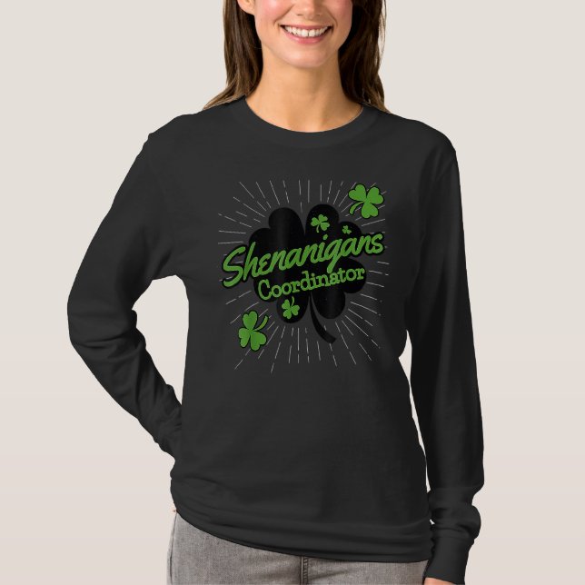 Camiseta Shenanigans Coordenador Engraçado Professora Rua d (Frente)