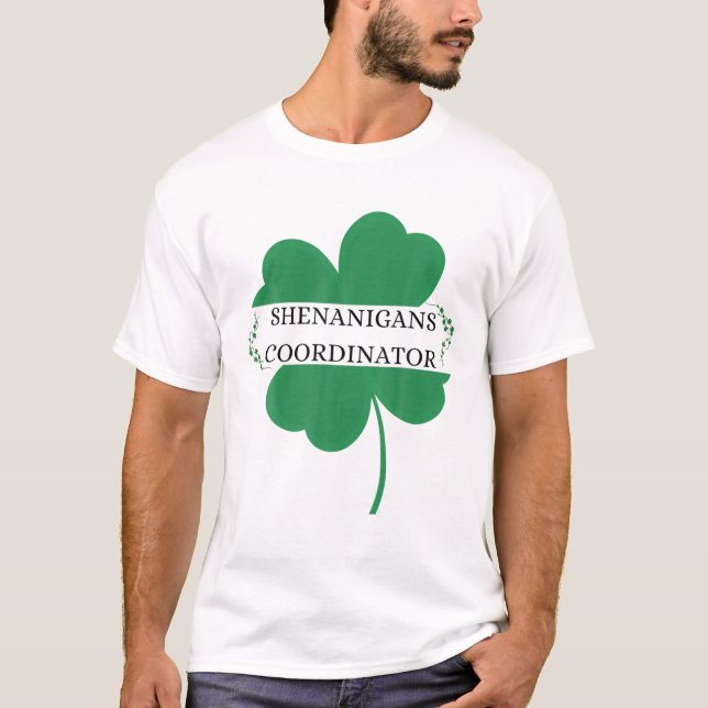 Camiseta Shenanigans Coordenador Engraçado Professora Rua d (Frente)