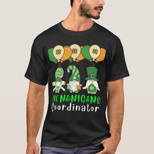 Camiseta Shenanigans Coordinator Leprechaun Unicorn Dabbing (Frente)