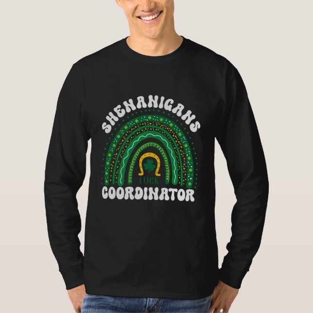 Camiseta Shenanigans Coordinator St Patricks Day Rainbow (Frente)