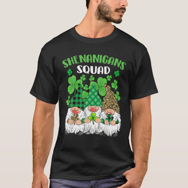 Camiseta Shenanigans Squad St Patricks Day Gnomes Green Pro (Frente)