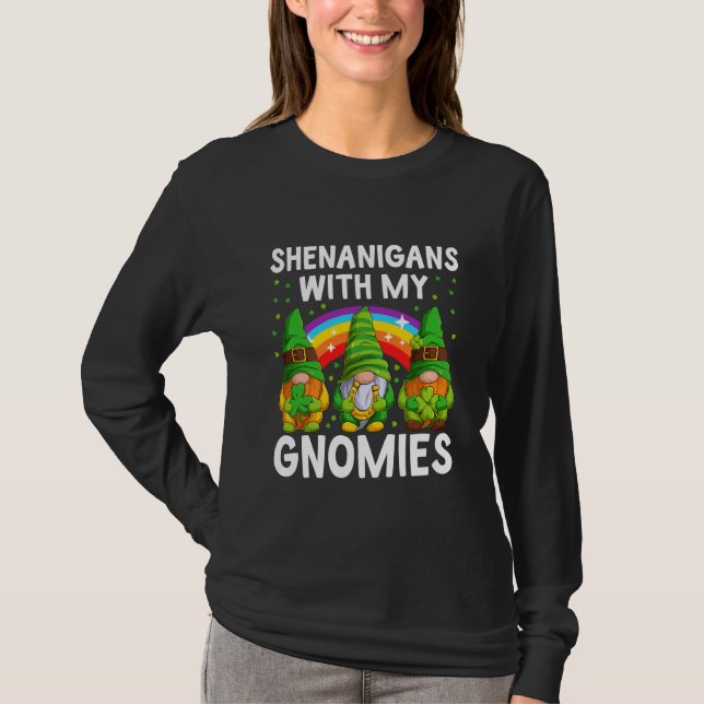 Camiseta Shenanigans With My Gnomies St Patrick's Day Gnome (Frente)