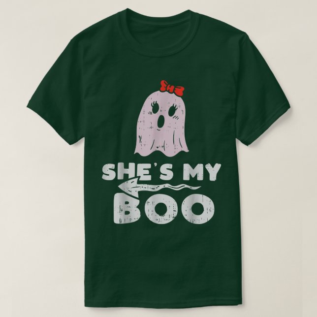 Camiseta Shes My Boo Cute Matching Couple Halloween Costume (Frente do Design)