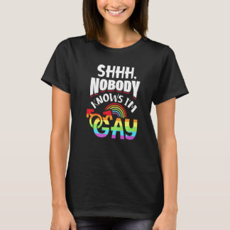 Camiseta Shhh Ninguém Sabe que Sou Gay Orgulho Lgbt