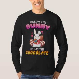 Camiseta Siga o coelho que tem o chocolate que as mulheres