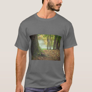 Camiseta Silhueta de Árvore Majestosa