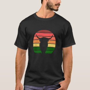 Camiseta Silhueta de Gado das Terras Altas Pôr do Sol Retro