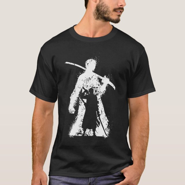 Camiseta Silhueta de Guerreiro com Arte da Espada (Frente)