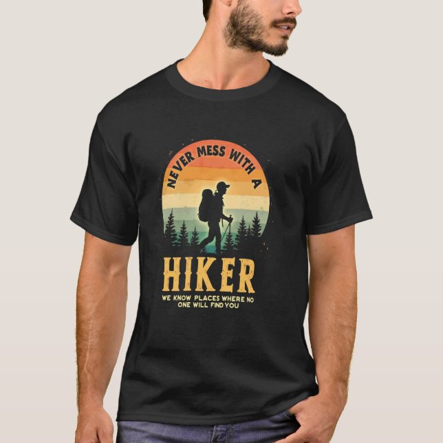 Camiseta Silhueta de Mochileiro - Design de Alerta Aventure (Frente)