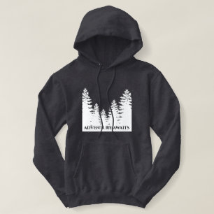 Camiseta Silhueta de pinheiros brancos e negros minimalista