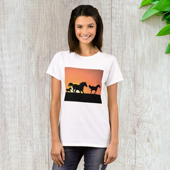 Camiseta Silhueta do pôr do sol de cavalos selvagens (Criador carregado)
