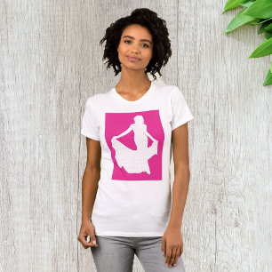 Camiseta Silhueta Elegante de uma Mulher em Palhaço Fluente