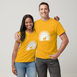 Camiseta Silhueta Majestosa de Veado sob a Luz Lunar