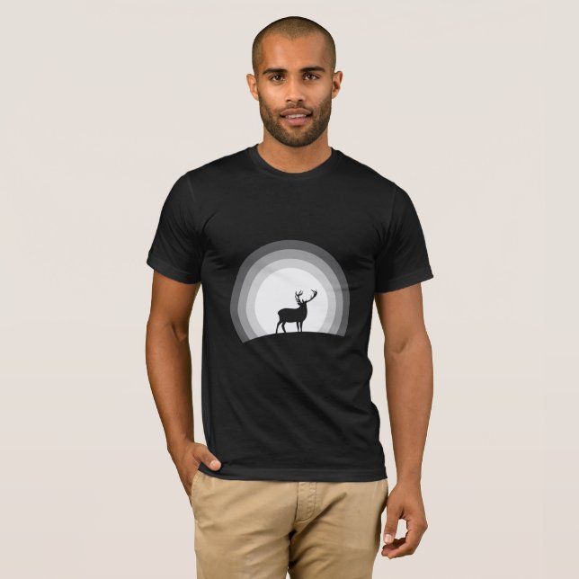 Camiseta Silhueta Majestosa de Veado sob a Luz Lunar (Frente Completa)