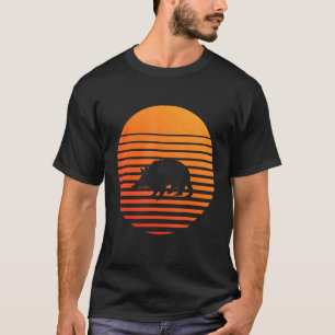 Camiseta Silhueta Sombra Armadillo Em Frente A Um Sol