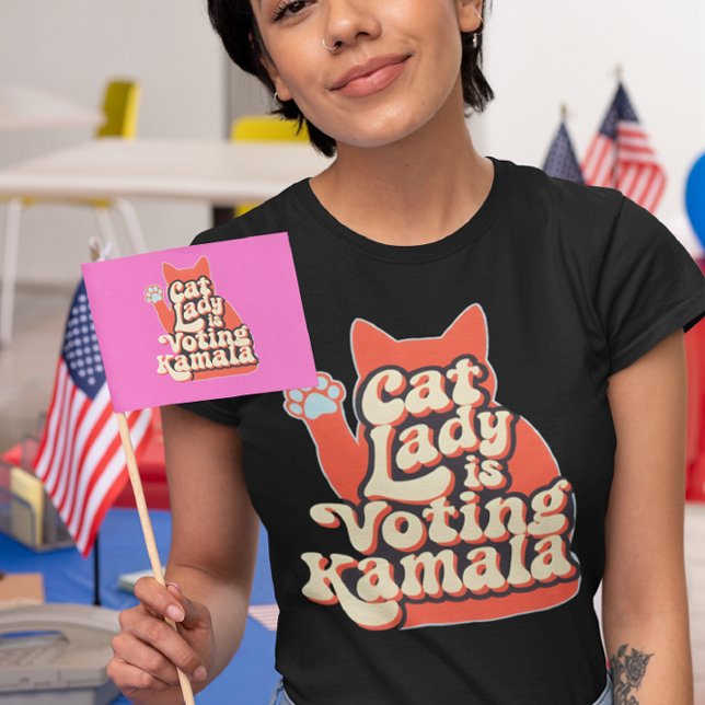 Camiseta Silhuette de gato colorida em Kamala (Criador carregado)