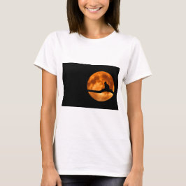 Camiseta Silhute de um Gato Negro em uma Árvore