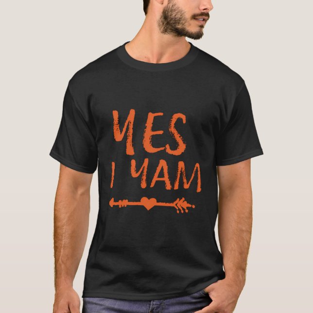Camiseta Sim, Casais - Ela Corta Minha Batata Doce. (Frente)