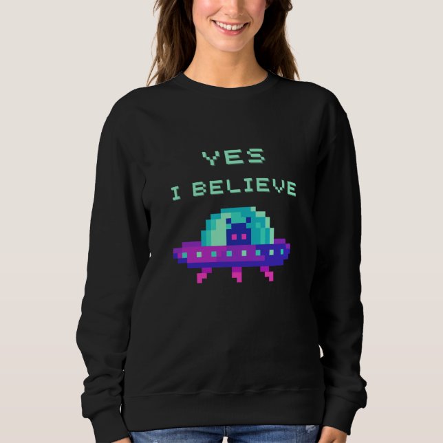 Camiseta Sim, eu acredito na Arte Pixel de OVNI Espaçonave  (Frente)