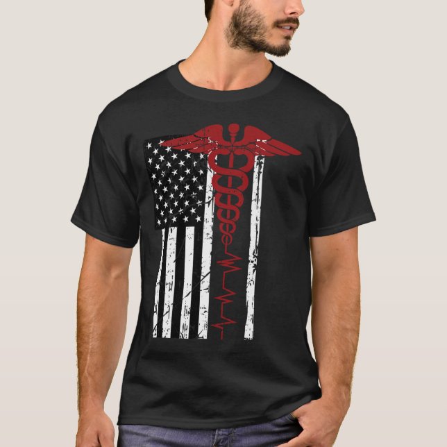 Camiseta Símbolo médico da bandeira americana Black Patriot (Frente)