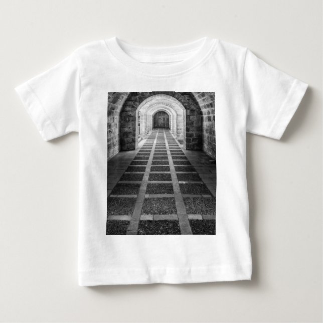 Camiseta Simetria em preto e branco (Frente)