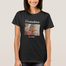 Camiseta Simple Script Grandma Est. Photo Year Black