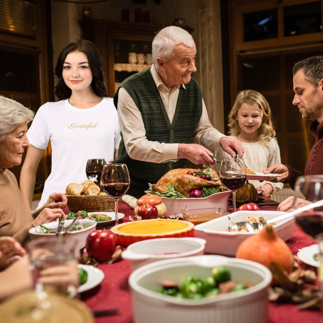 Camiseta Simples e Grata Minimalista (Criador carregado)