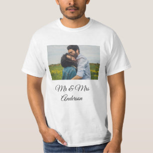 Camiseta Simples minimal sr e sra adicione seu nome foto ca