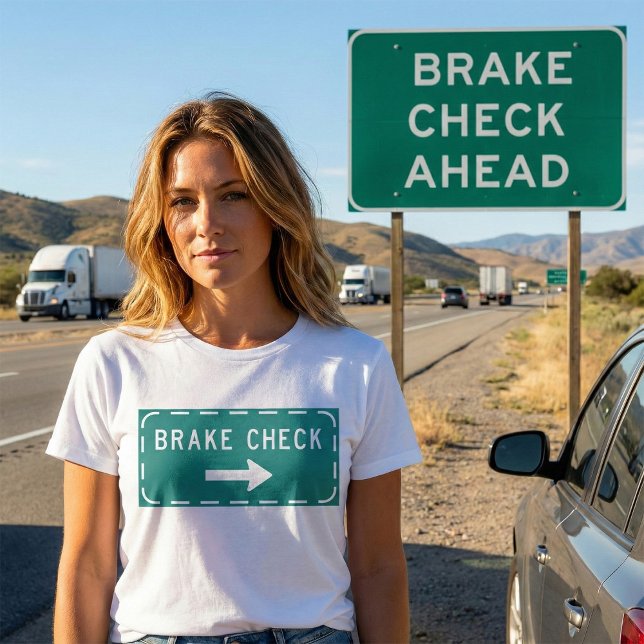 Camiseta Sinal de estrada de verificação de freio com seta (Criador carregado)
